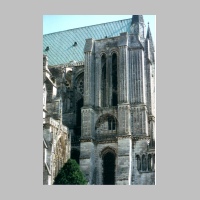 Chartres, 28, Blick auf das S-Querhaus von SW, Foto Heinz Theuerkauf.jpg